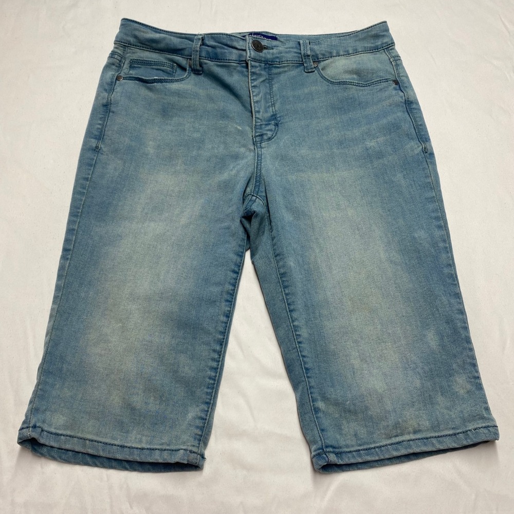 Bandolino Riley Womens Size 6 Light Wash Denim Bermuda Shorts Stretch Blue